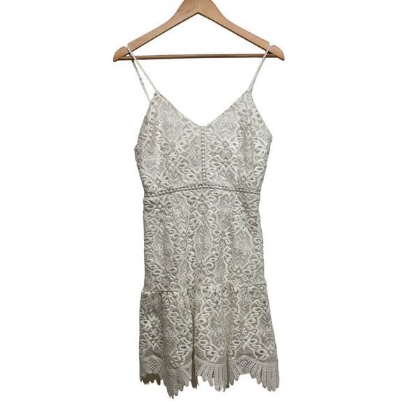 BB Dakota “Party Has Arrived” White Lace Dress Size 6 - Picture 3 of 11